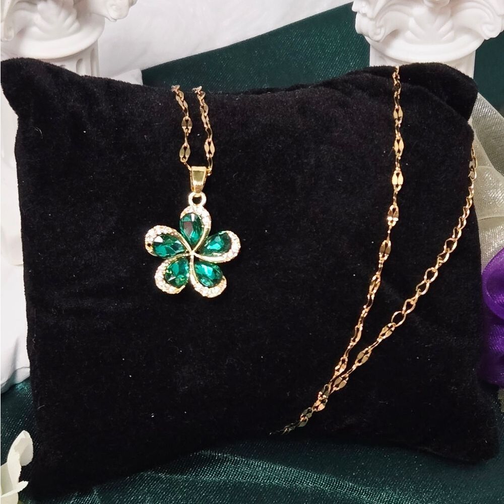 Emerald Green CZ Flower Necklace Gold Plated May Birthstone Floral Pendant Gift - Picture 9 of 9